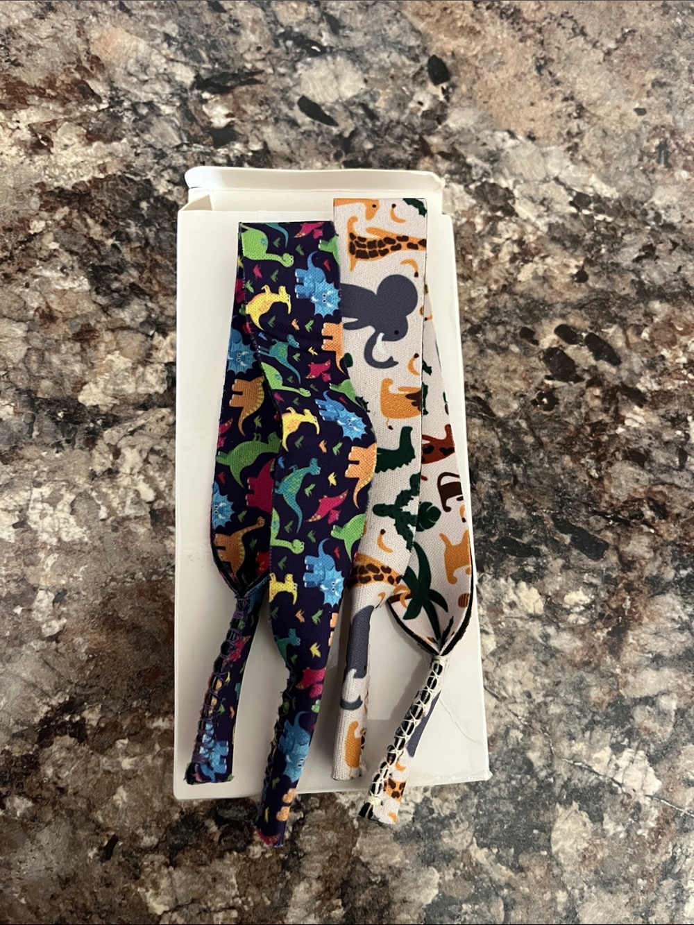 Kids Animal Print Glasses Holders - Multicolor for Theme Parks 🤓